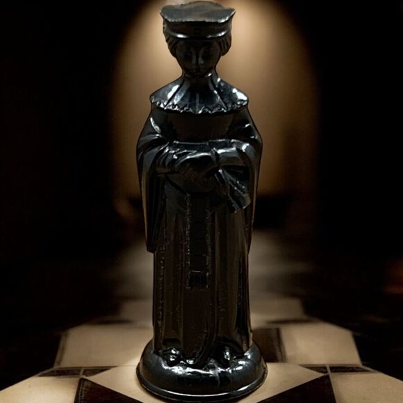 Vintage Black Queen E.S. Lowe Plastic Chess Piece 1 Replacement Part ONLY READ - Picture 1 of 7